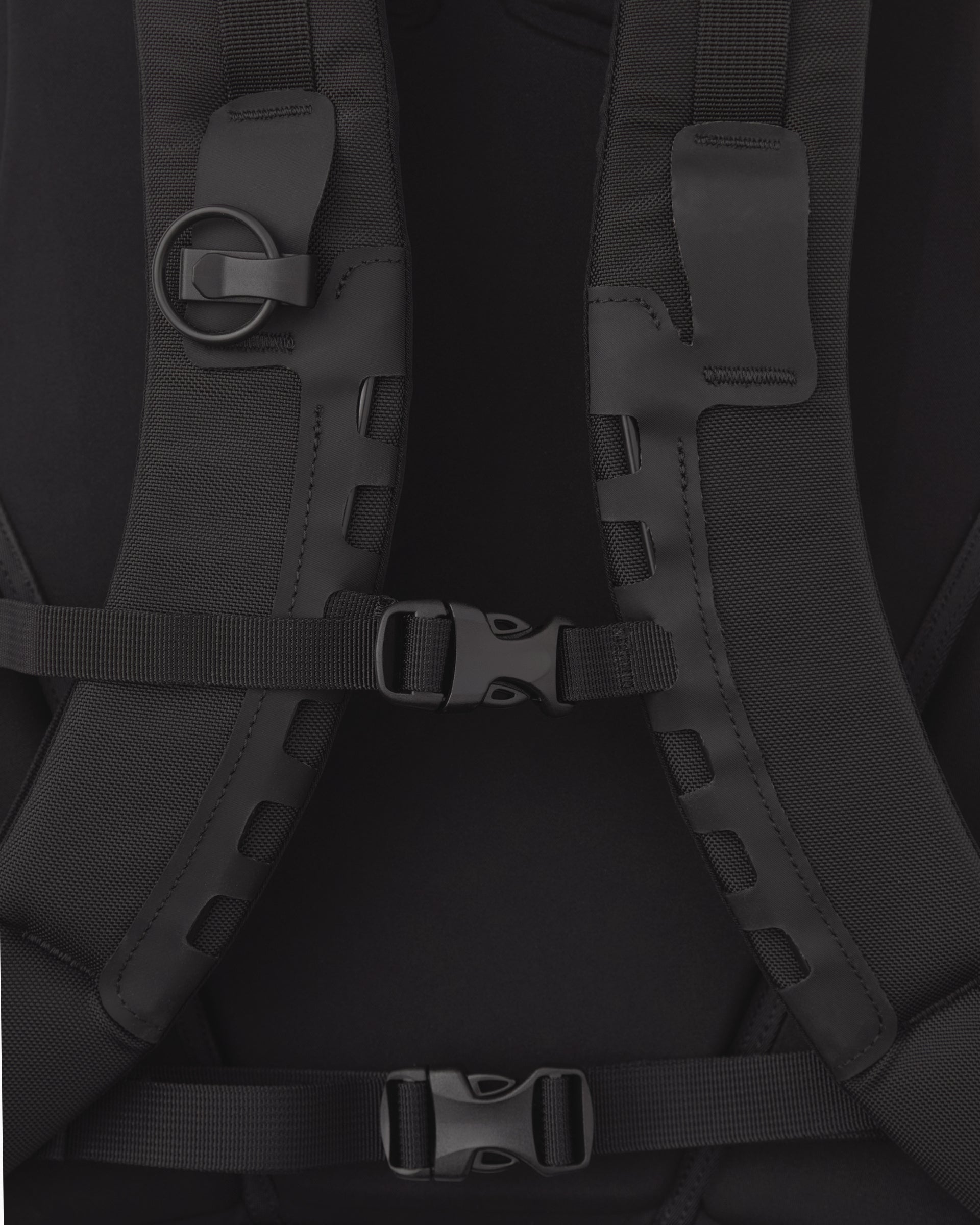 Arro 22 Backpack 24K Black